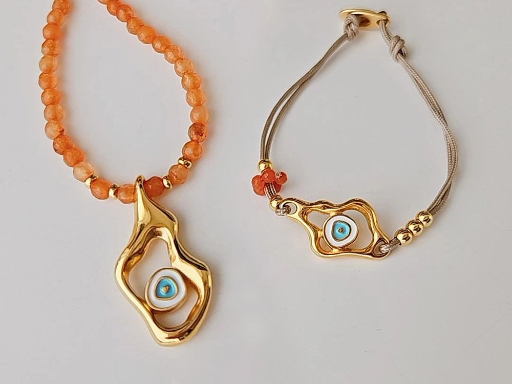 Organic shapes with eyes