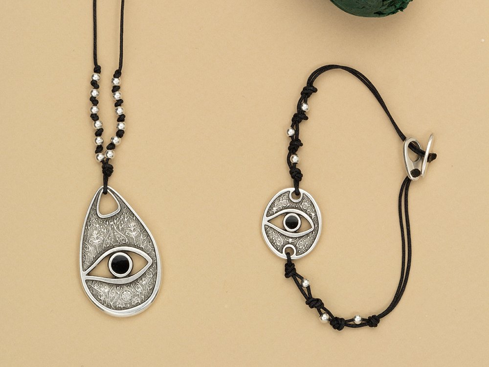 Also available in stunning silver-plated finish