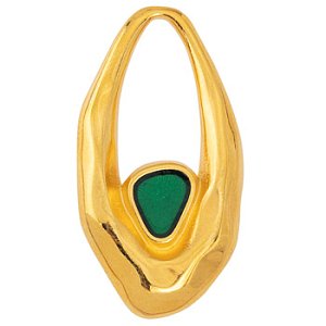 Oval pendant with setting