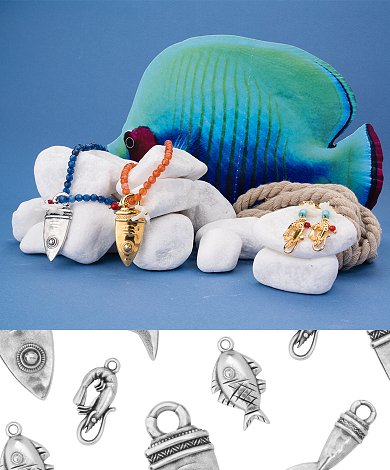 Bijoux d’été inspirés de la mer avec bracelets perlés, pendentifs poisson dorés et argentés, et détails marins