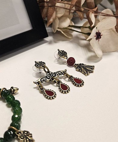 Vintage Allure Collection