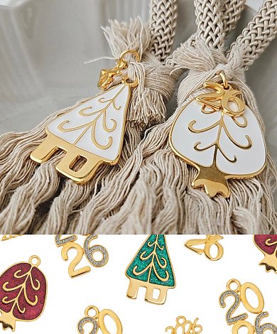 Wholesale 2026 decorative charms with gold tone Christmas tree pendants